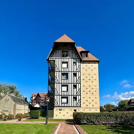 En Rez De Jardin Centre Et Apartment Deauville