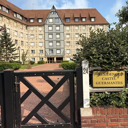 Le Nid, En Rez De Jardin Ντοβίλ